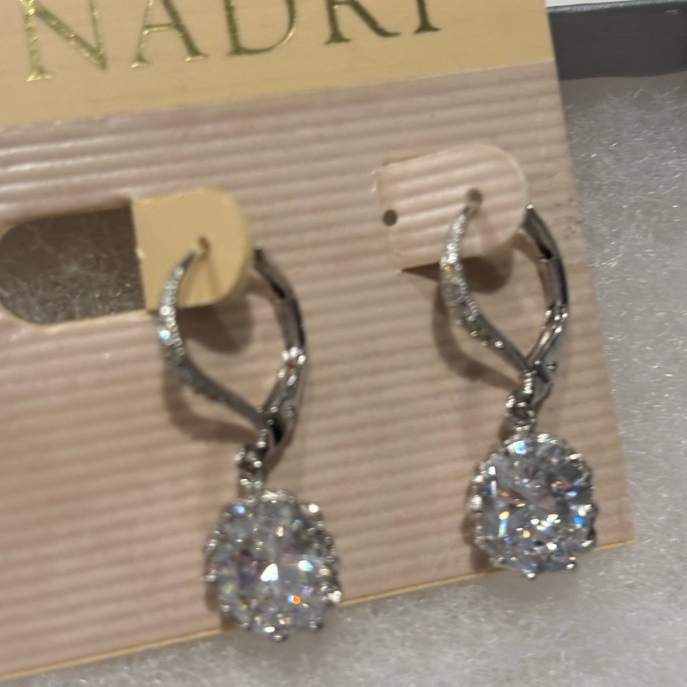 NADRI EARRINGS WEDDING FEMININE BRIDAL PERFECT DANGLING STYLE PIERCED EARS SILV